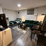 Serene Garden Room Suite City Centre