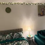 Serene Garden Room Suite City Centre