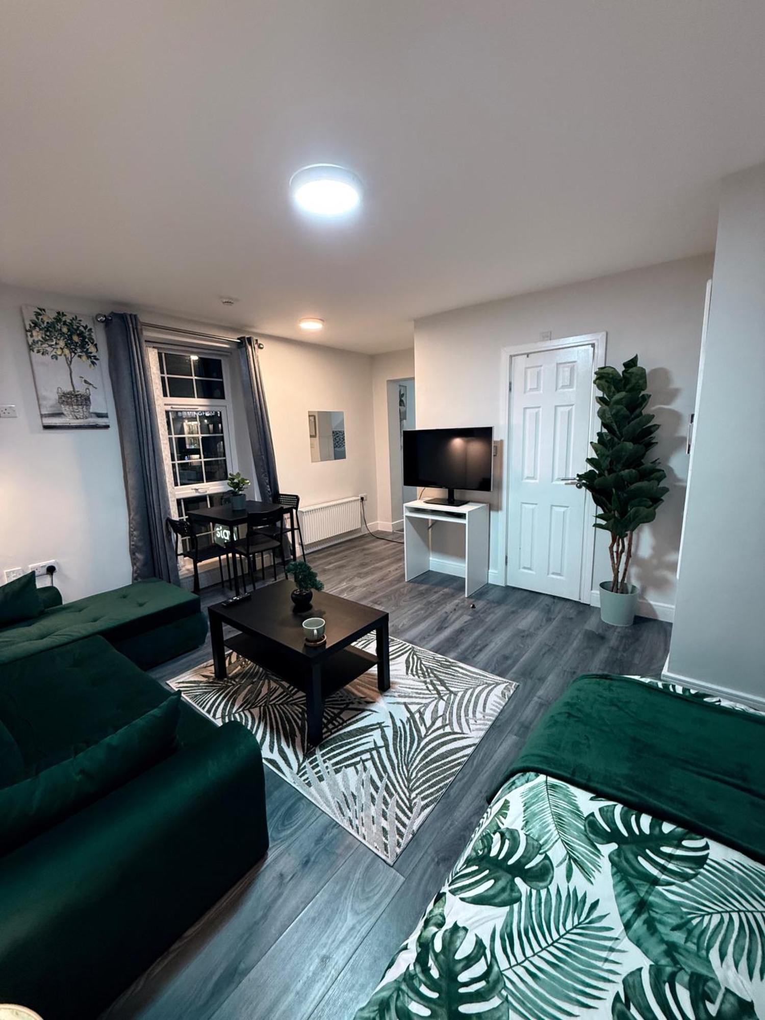 Serene Garden Centre Apartment